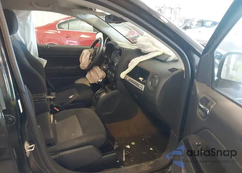 2016 Jeep Compass Sport z USA, uszkodzony, nr VIN 1C4NJCBA7GD621393